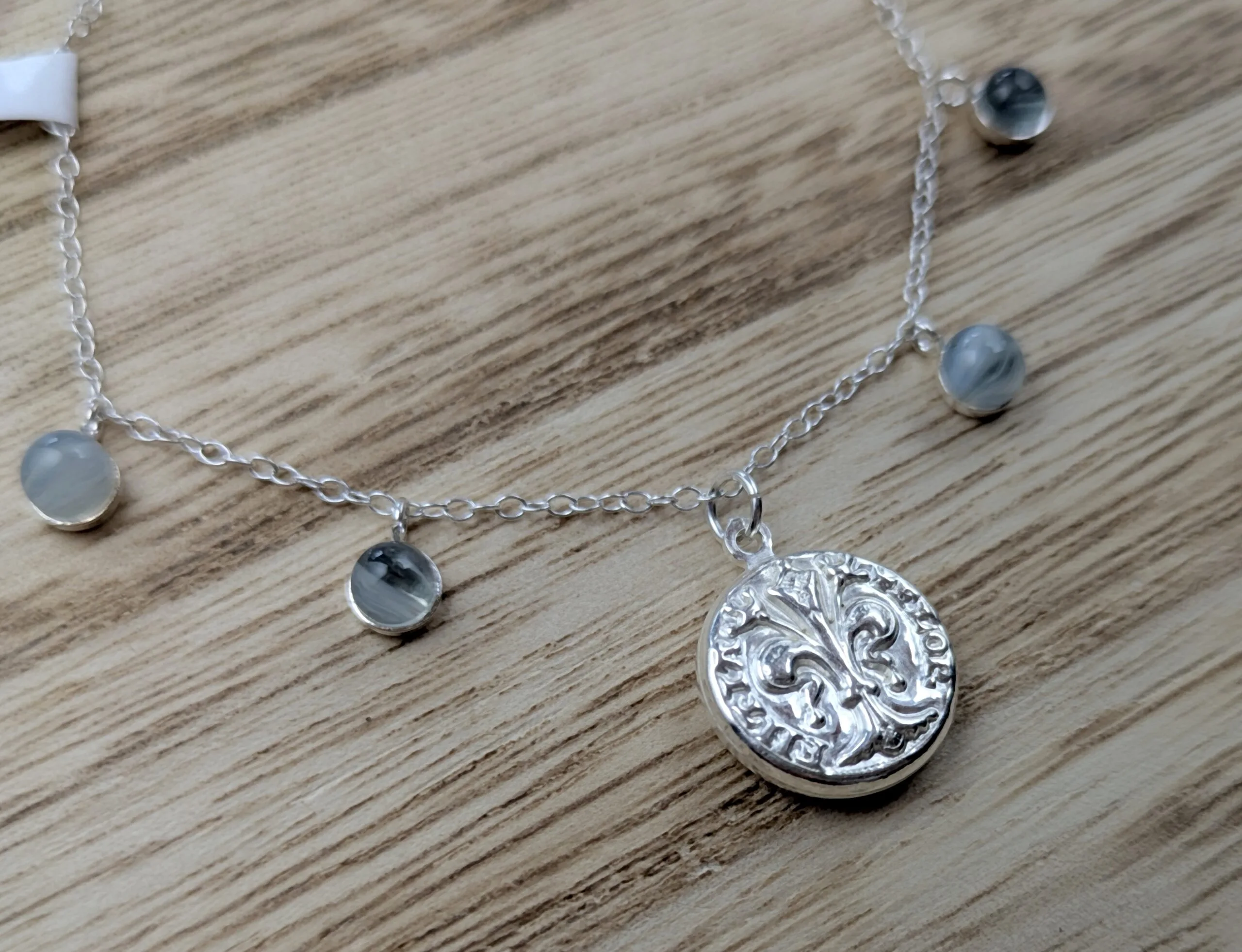 Bracelet pièce de monnaie argent — cabochons verre fusionné, Drachme ou Florin, fait main – Image 4